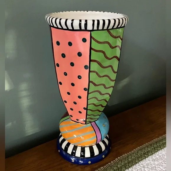Prospero Vase (HAND PAINTED) - Picture 7 of 11